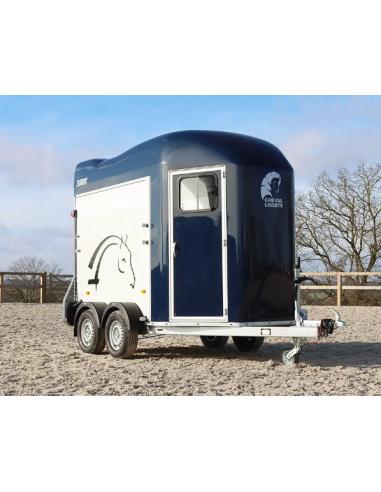 van cheval liberté avec porte avant. Distribué à Rouen Vernon et Saint Germain en Laye