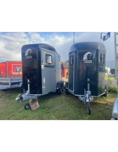 2 vans cheval liberté exposé à Saint-germain-en-laye