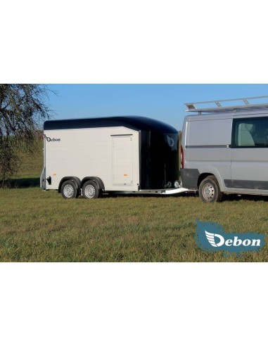 remorque fourgon aluminium 2 essieux attelée à un véhicule