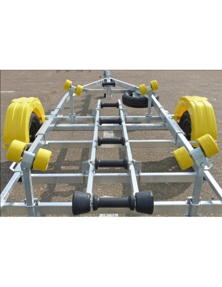 PORTE BATEAU MOTEUR 2200 KG DE PTC