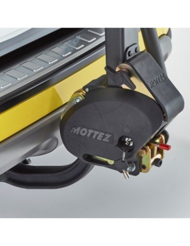 PORTE SKIS SUR ATTELAGE