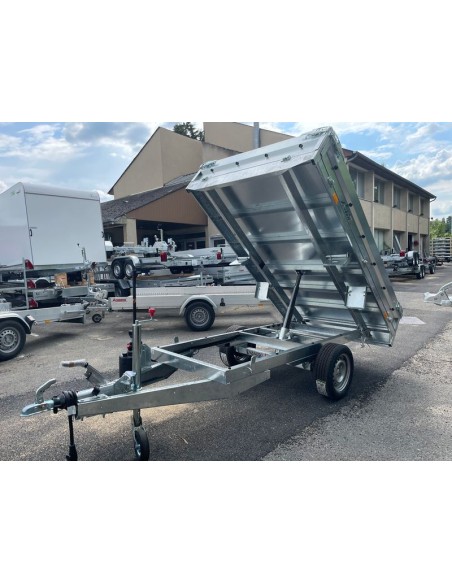 benne lider basculée devant.